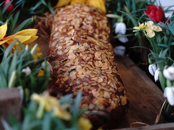 Paasbrood 1000 gram met amandelspijs in doos