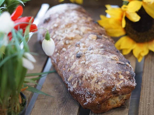 Westeinder paasbrood