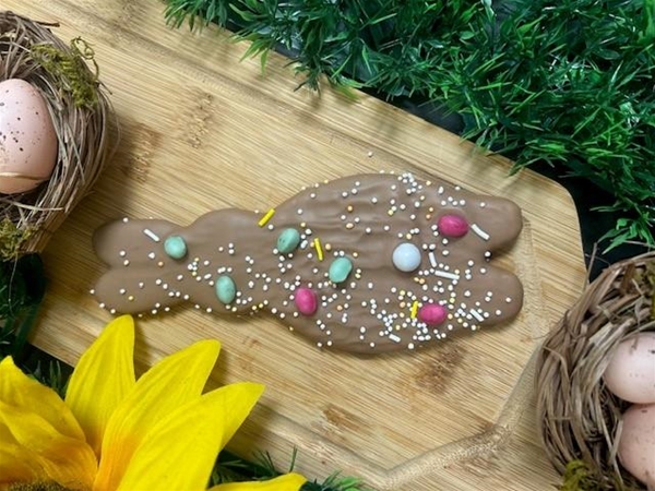 Paashaas koek omhuld met chocola